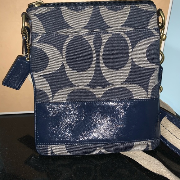 Coach crossbody Purse - Picture 3 of 6